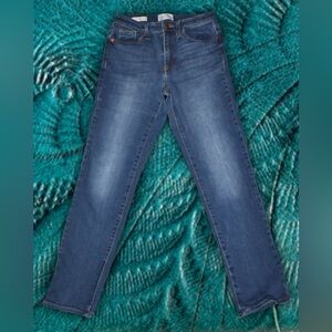 Universal Thread Medium Wash Jeans Sz 4